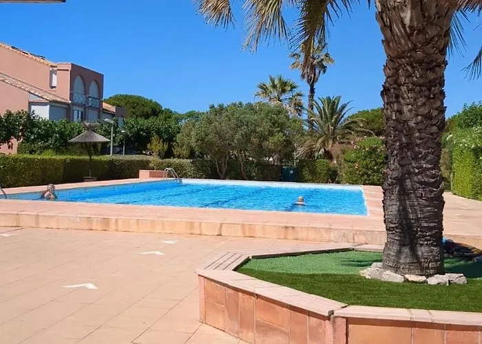 Les Soleillades-t2 Pour 5 Pers-piscine, Parking Prive- Laconciergeriebynina *