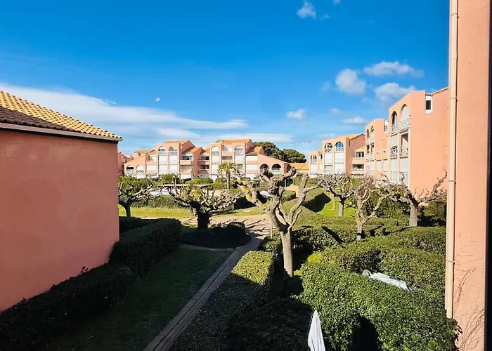 Apartment Les Soleillades-t2 Pour 5 Pers-piscine, Parking Prive- Laconciergeriebynina