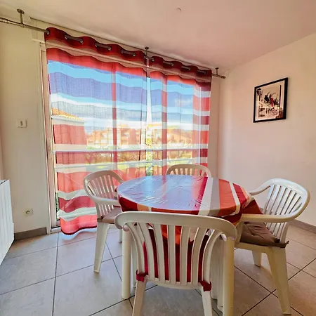 Apartment Les Soleillades-t2 Pour 5 Pers-piscine, Parking Prive- Laconciergeriebynina *